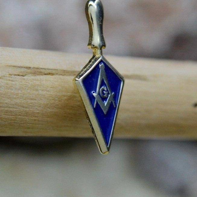 Master Mason Blue Lodge Lapel Pin - Blue Trowel - Bricks Masons